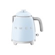 Smeg KLF05PBEU mini vízforraló, 50-es évek retrodesign, 0,8 liter, 1400 W, világoskék