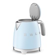 Smeg KLF05PBEU mini vízforraló, 50-es évek retrodesign, 0,8 liter, 1400 W, világoskék