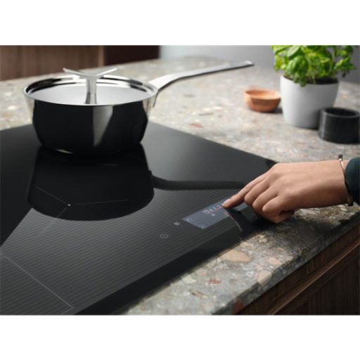 Electrolux_LHR3233CK_beepitheto_elektromos_fozolap-i590896