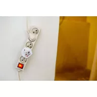 Nedis_SKR1500211E_utazo_adapter_vilag-to-Europe_foldelt-i711882