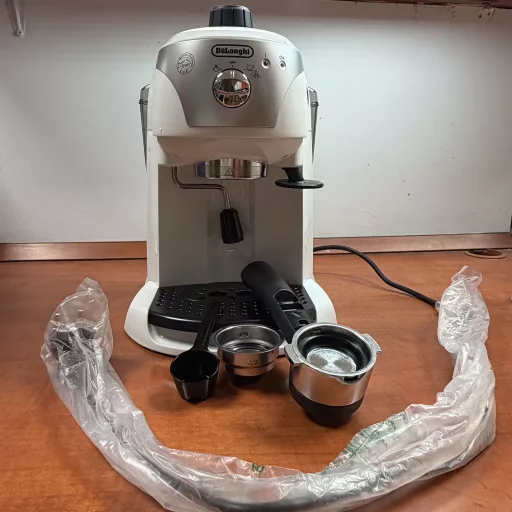 Delonghi EC221.W presszó kávéfőző (értékcsökkentett)