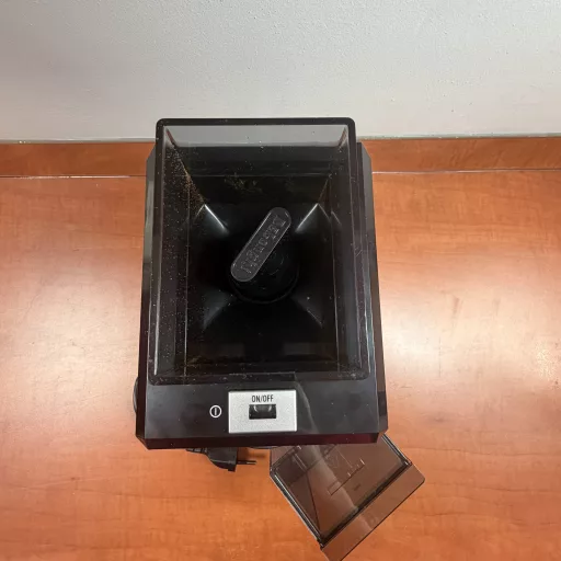Delonghi KG89 kávédaráló (értékcsökkentett)