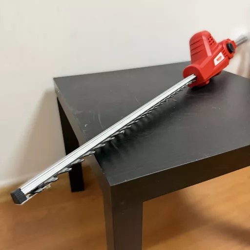 Hecht 6520 sövényvágó (értékcsökkentett)