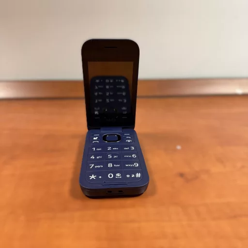 HMD 2660 4G FLIP DS, VIOLET kártyafüggetlen mobiltelefon + Telekom Domino feltöltőkártya (értékcsökkentett)