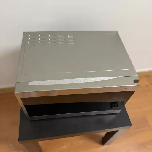 LG MH6565CPS grilles mikrohullámú sütő Smart Inverter technológiával (értékcsökkentett)