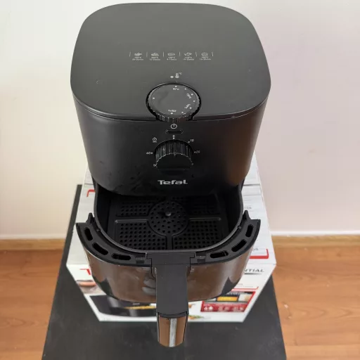 Tefal EY130815 Easy Fry Essential forrólevegős sütő (értékcsökkentett)