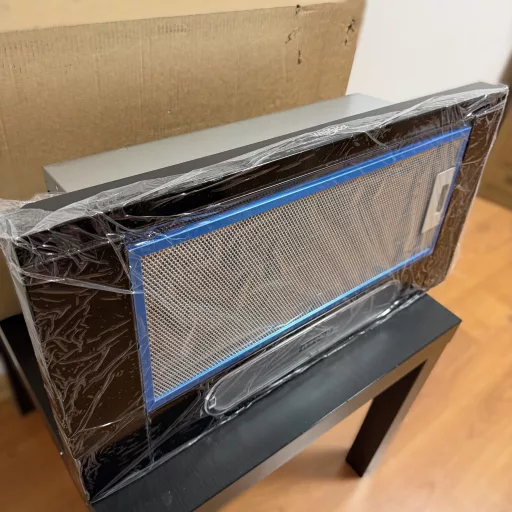 Whirlpool AKR749/1NB felsőszekrénybe építhető, kihúzható páraelszívó (értékcsökkentett)