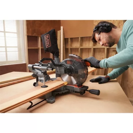Black and Decker BES701-QS gérvágó fűrész 216 mm