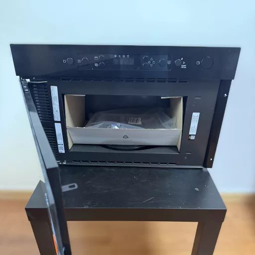 Whirlpool MBNA920B beépíthető mikrohullámú sütő (értékcsökkentett)