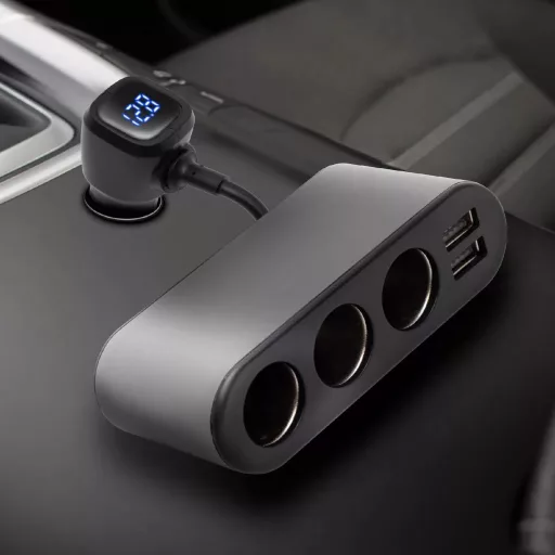 SAL SAU80W autós feszültség elosztó, 3-as + 2xUSB, voltmérő