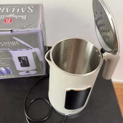 Berlinger Haus BH/9738 digitális elektromos vízforraló (értékcsökkentett)