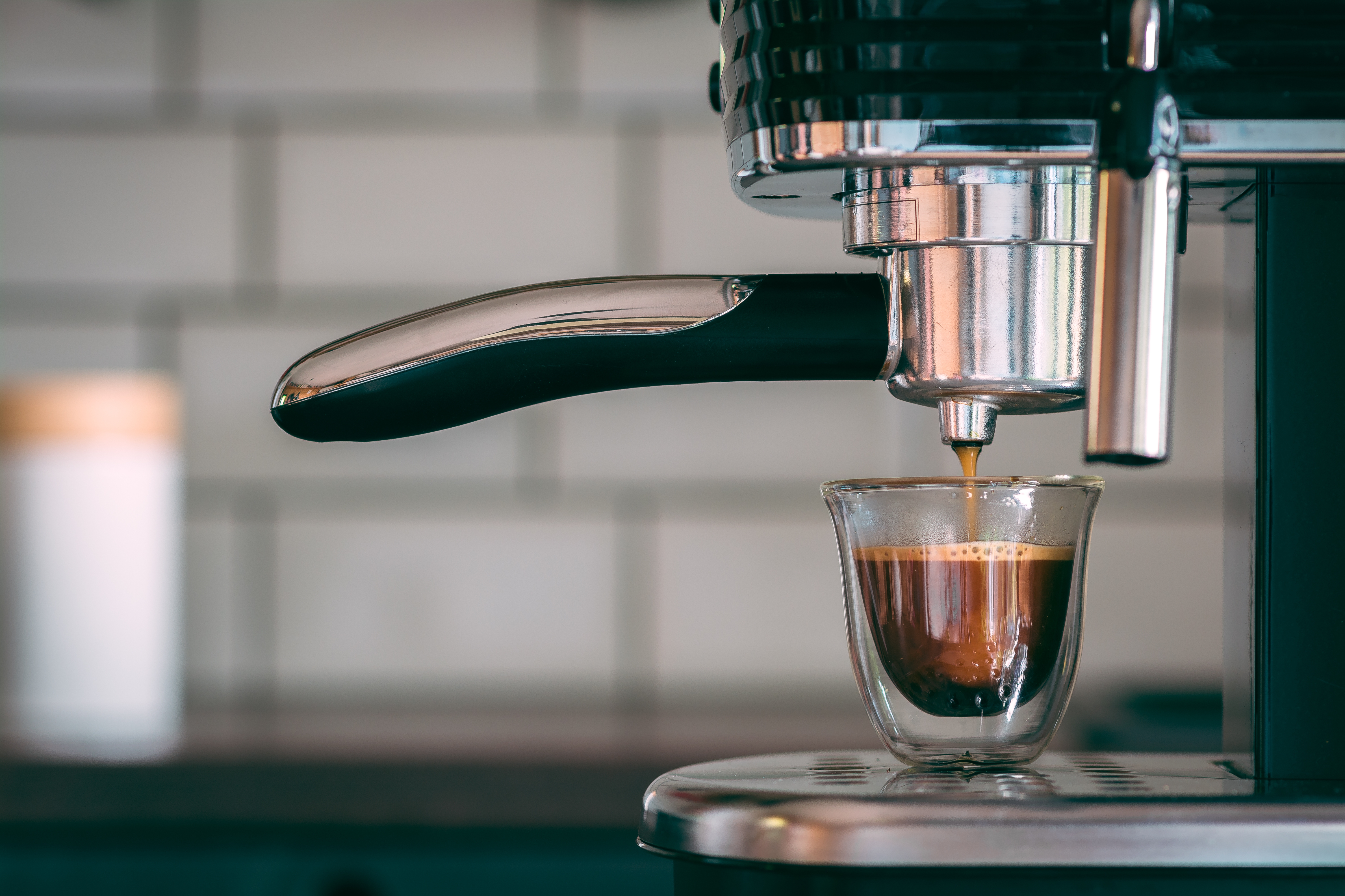 selective-focus-shot-espresso-machine-making-tasty-warm-coffee-morning